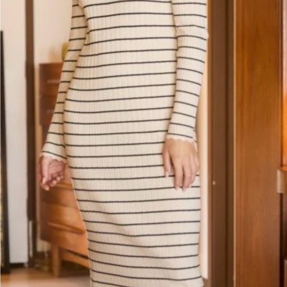 tea n rose Dresses & Skirts - Tea n Rose Cream and Black Striped Long Sleeve Dress